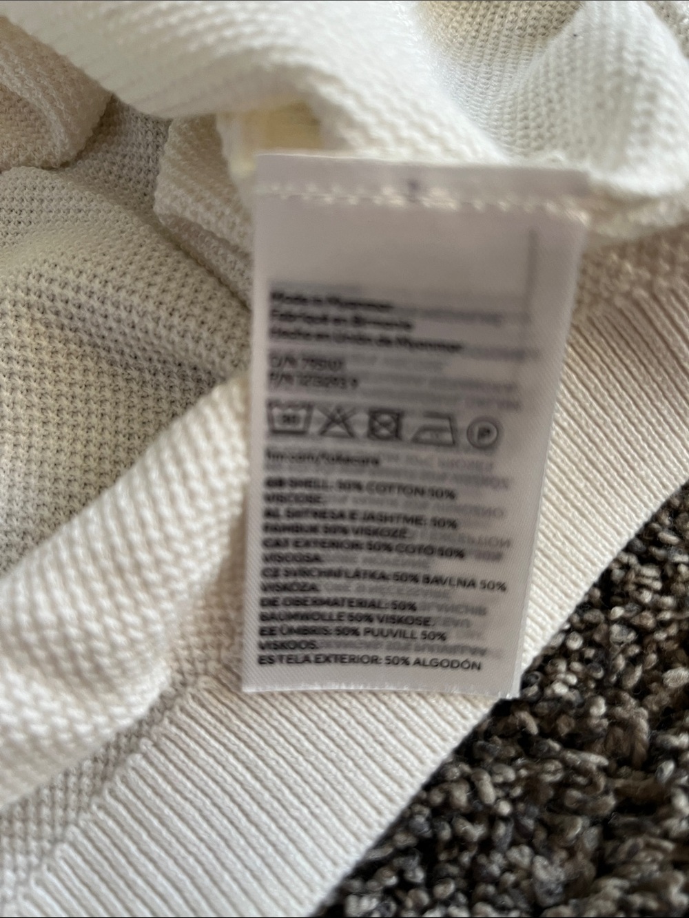 H&M Men's Short-Sleeve Crewneck Knit Shirt in Cream. Like new. Small - Picture 6 of 7